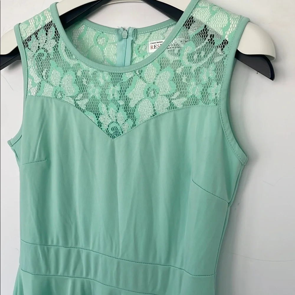 Green A-Line Sleeveless Lace Dress Medium